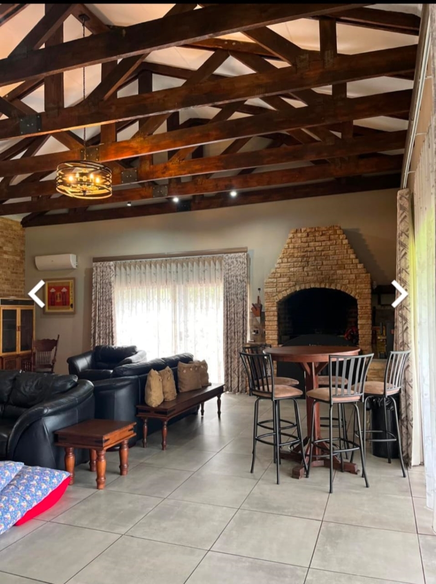 6 Bedroom Property for Sale in Lindequesdrif North West